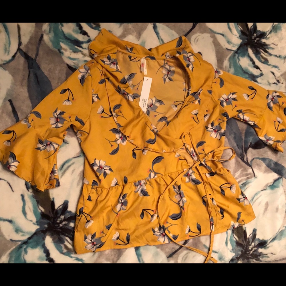 Beautiful flowy floral top